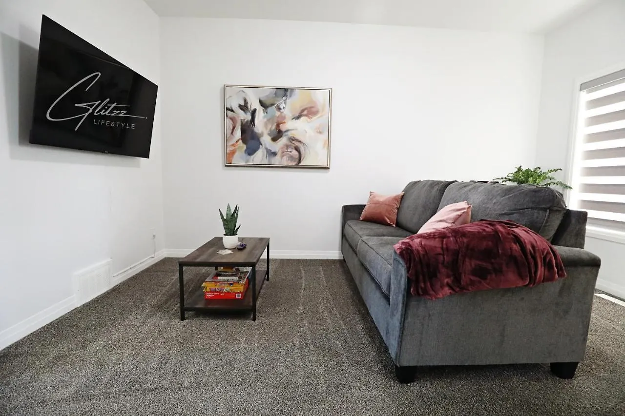 Three King Beds,Central A/C,Fireplace,Park,Disney+ エドモントン 0*,