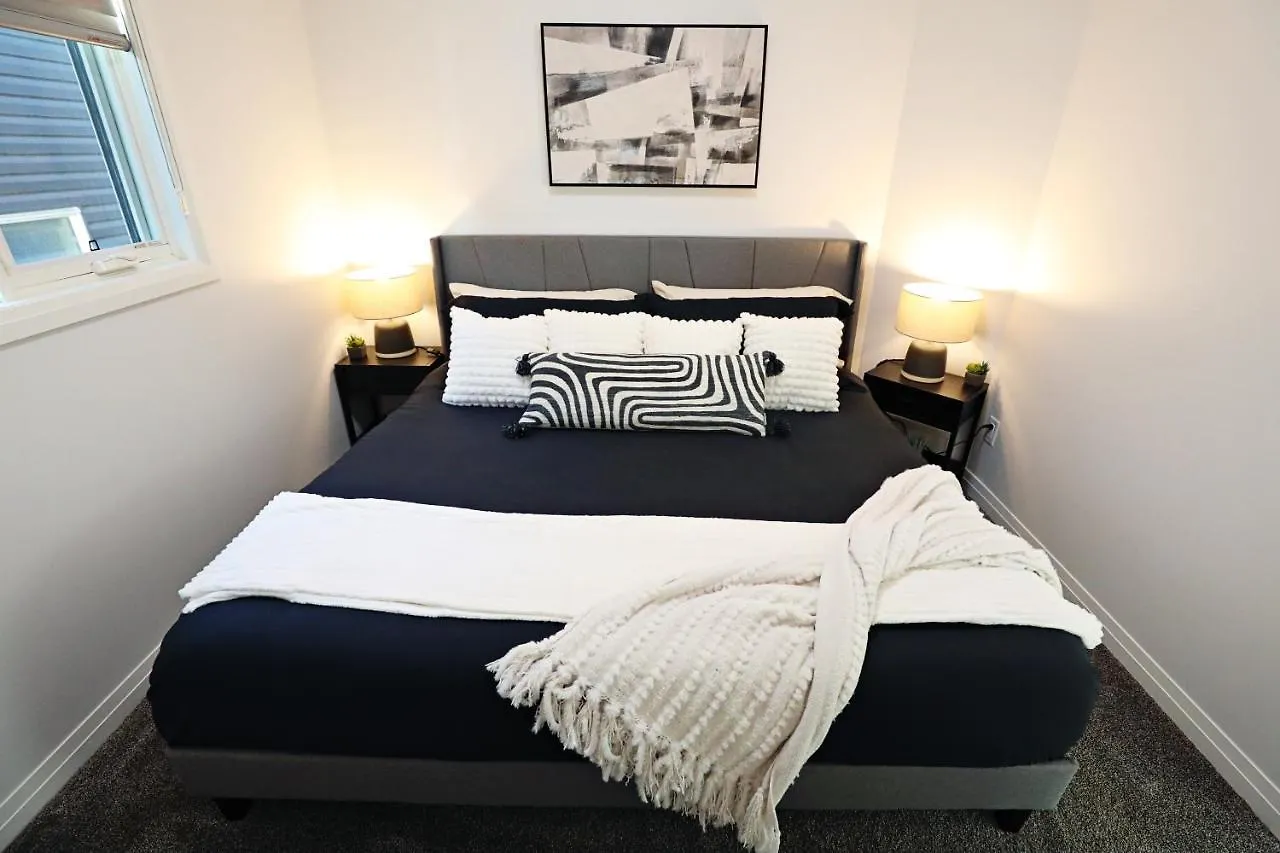 Three King Beds,Central A/C,Fireplace,Park,Disney+ エドモントン 別荘